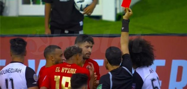 فيديو | محمود البنا يطرد يحيى جبران من مباراة الوداد والسد في البطولة العربية