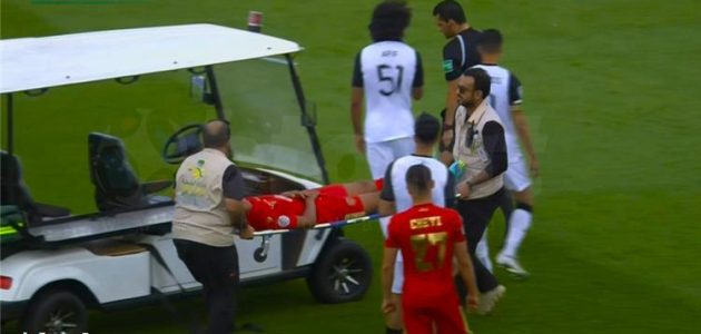 فيديو | منتصر لحتيمي يغادر مباراة الوداد والسد مصابًا