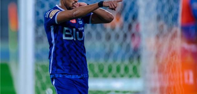 فيديو | سالم الدوسري يسجل هدف الهلال الثاني أمام السد